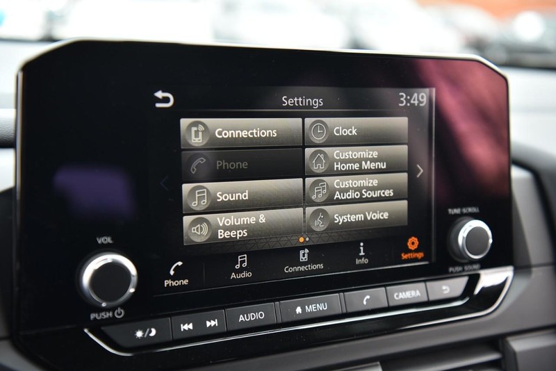 Nissan Pathfinder Vehicle Image 17