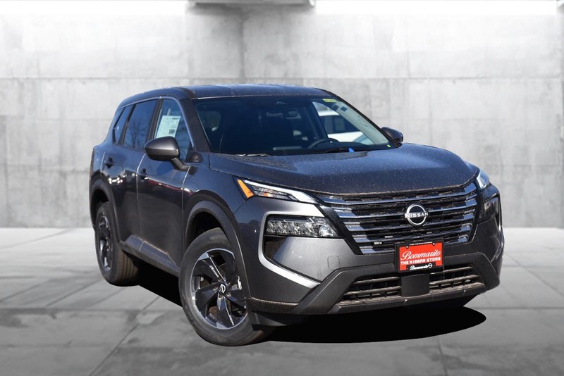 Nissan Rogue Vehicle Image 02