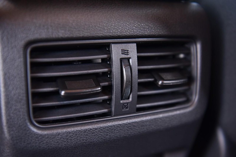 Nissan Rogue Vehicle Image 21