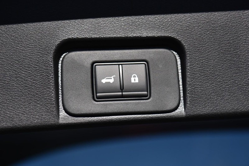 Nissan Rogue Vehicle Image 24