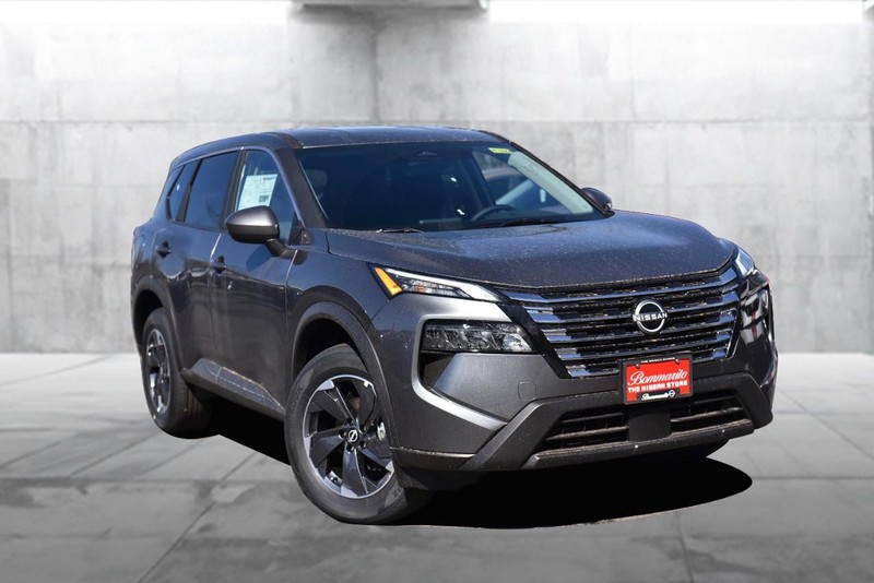 Nissan Rogue Vehicle Image 02