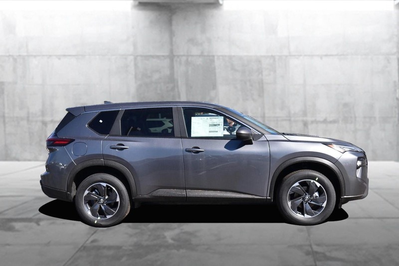 Nissan Rogue Vehicle Image 05