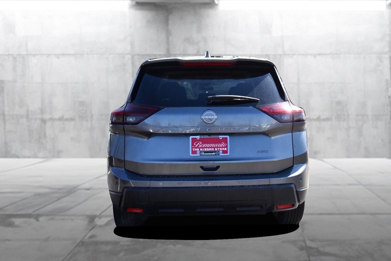 Nissan Rogue Vehicle Image 06
