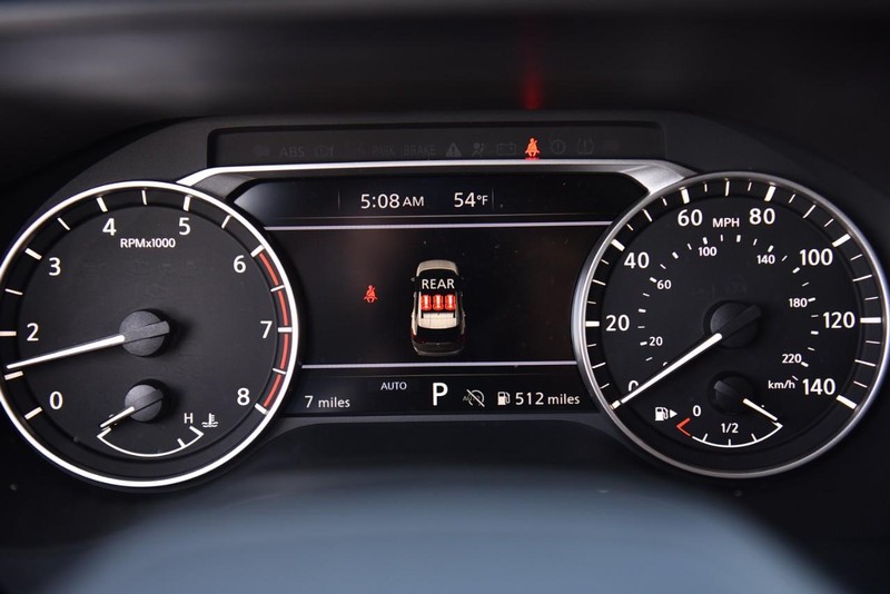 Nissan Rogue Vehicle Image 11