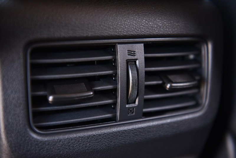 Nissan Rogue Vehicle Image 21