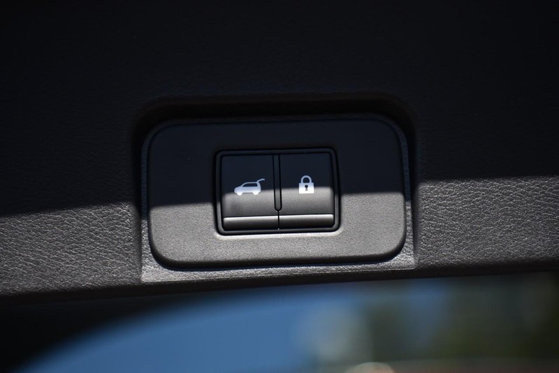 Nissan Rogue Vehicle Image 24