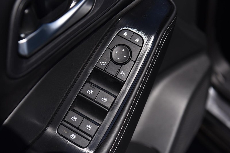 Nissan Rogue Vehicle Image 09