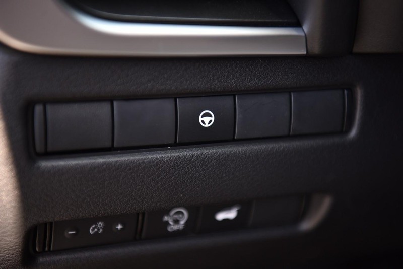 Nissan Rogue Vehicle Image 11