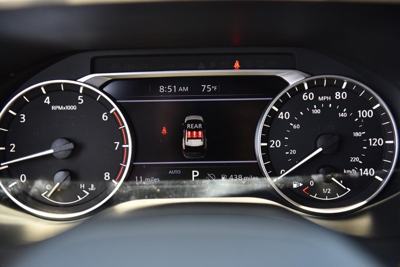 Nissan Rogue Vehicle Image 12