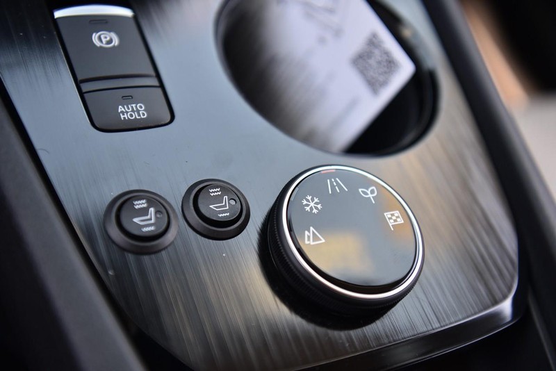 Nissan Rogue Vehicle Image 17
