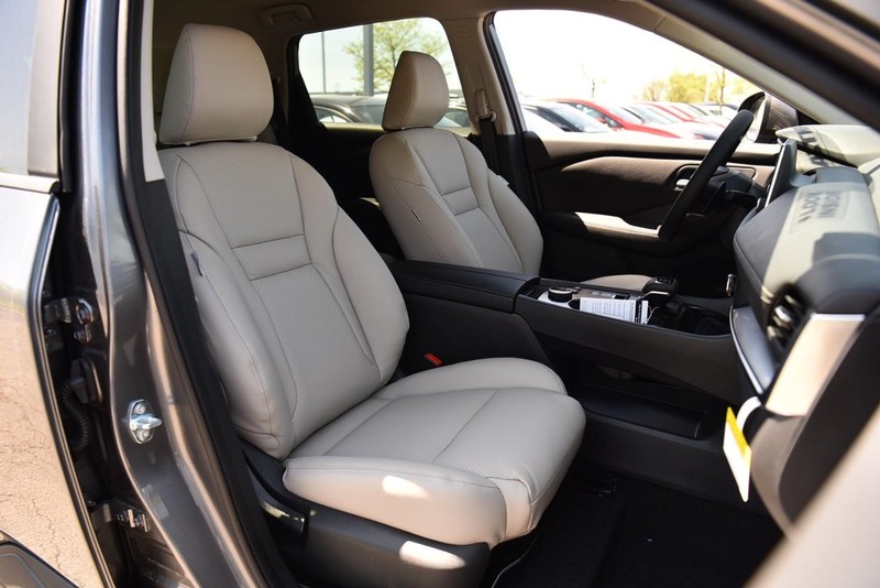 Nissan Rogue Vehicle Image 20