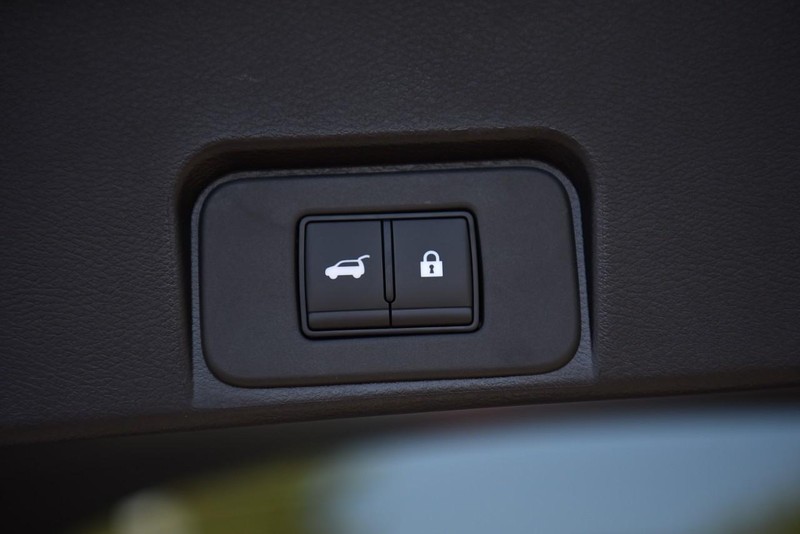 Nissan Rogue Vehicle Image 25