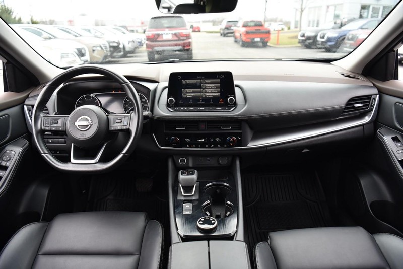 Nissan Rogue Vehicle Image 07