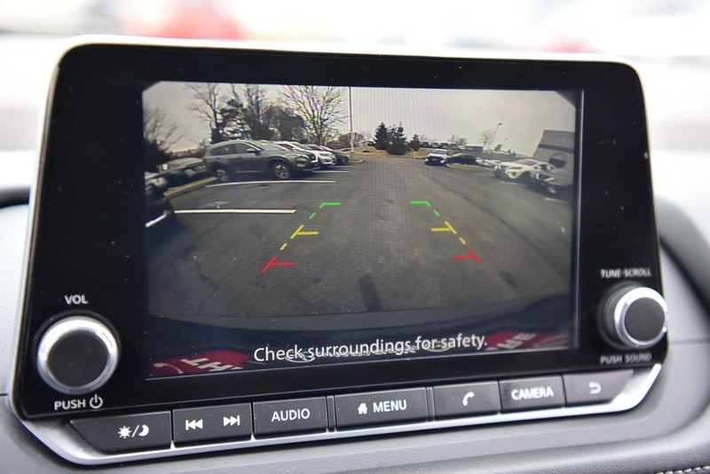 Nissan Rogue Vehicle Image 12