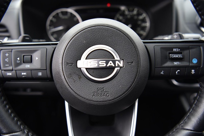 Nissan Rogue Vehicle Image 17