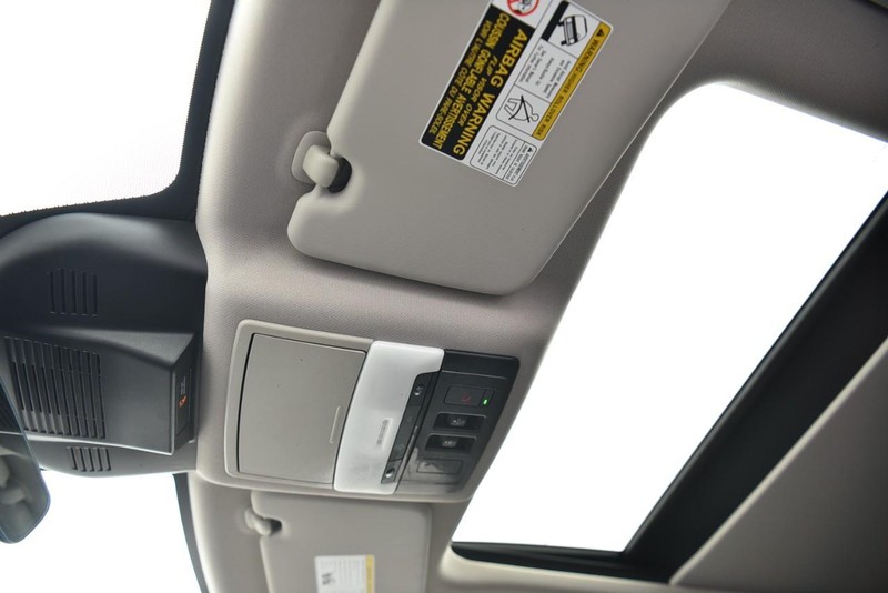 Nissan Rogue Vehicle Image 20