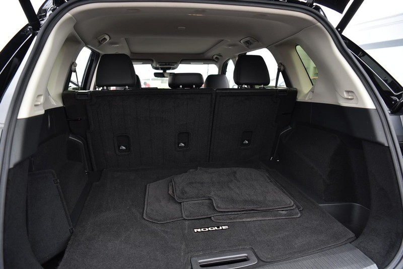 Nissan Rogue Vehicle Image 24