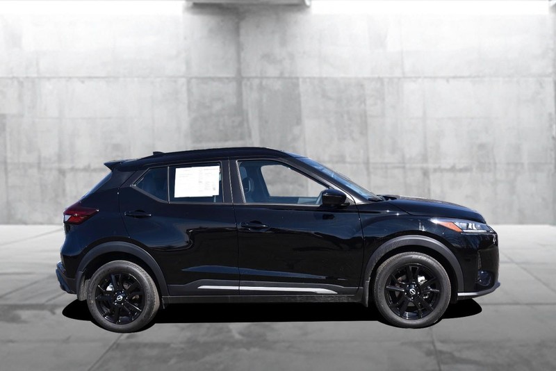 Nissan Kicks Vehicle Image 05