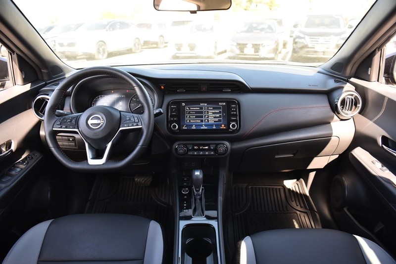 Nissan Kicks Vehicle Image 07