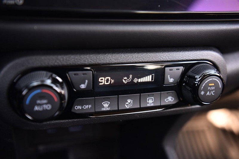Nissan Kicks Vehicle Image 13