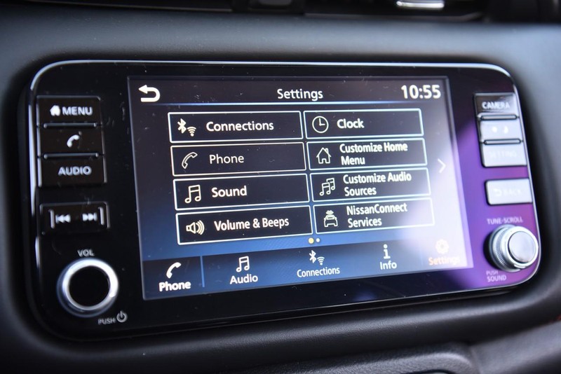 Nissan Kicks Vehicle Image 16