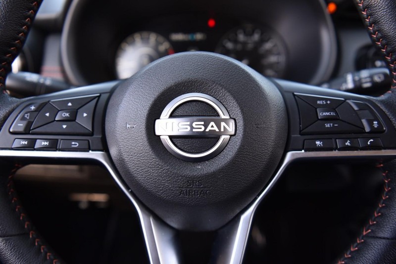 Nissan Kicks Vehicle Image 17