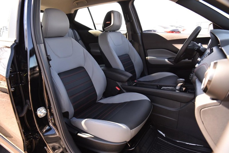 Nissan Kicks Vehicle Image 19