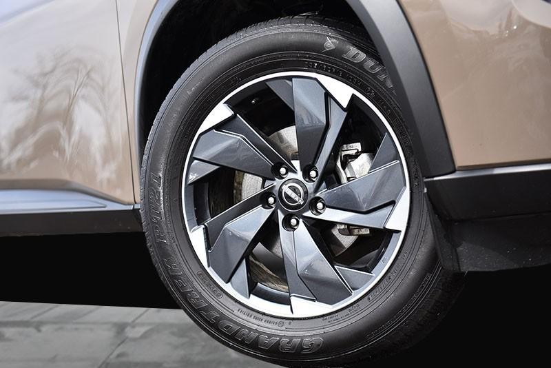 Nissan Rogue Vehicle Image 03