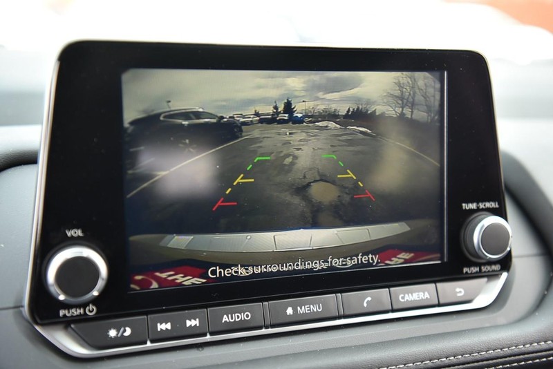 Nissan Rogue Vehicle Image 12