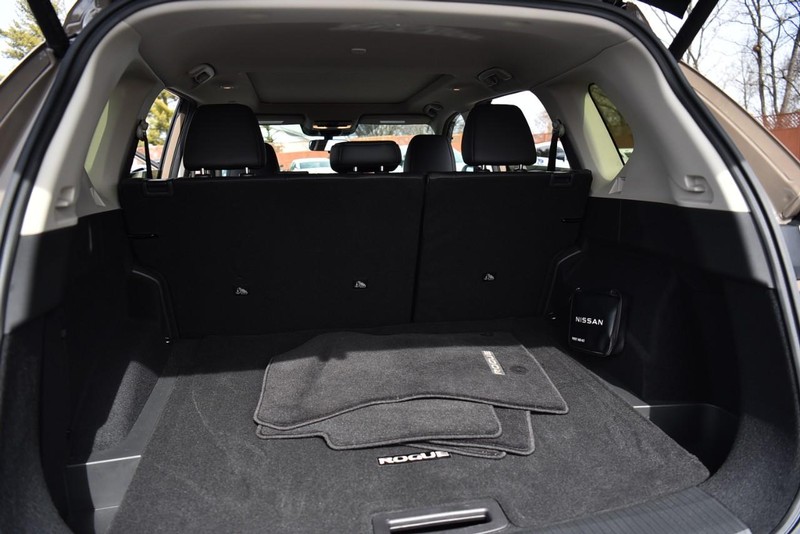 Nissan Rogue Vehicle Image 24