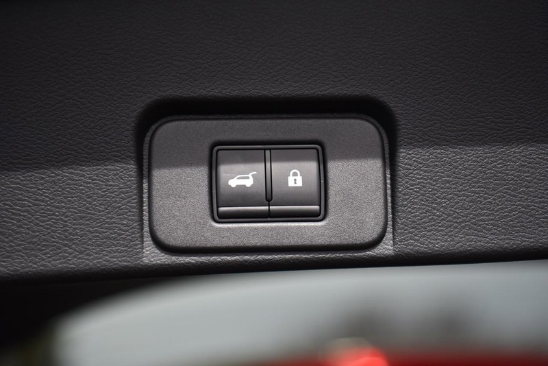 Nissan Rogue Vehicle Image 25