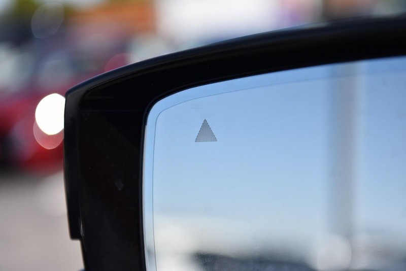 Nissan Armada Vehicle Image 12