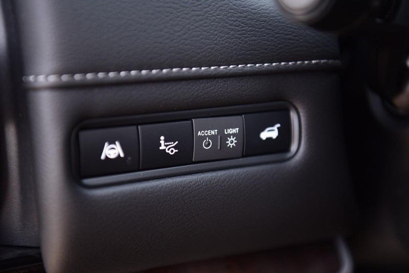 Nissan Armada Vehicle Image 13