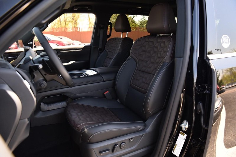 Nissan Armada Vehicle Image 27