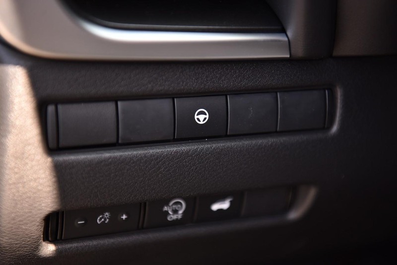 Nissan Rogue Vehicle Image 11
