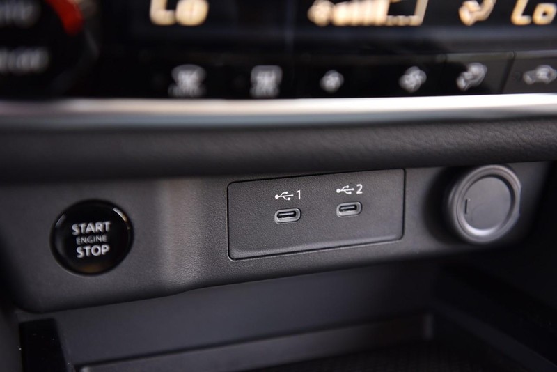 Nissan Rogue Vehicle Image 15