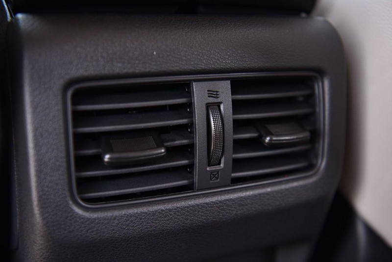 Nissan Rogue Vehicle Image 22