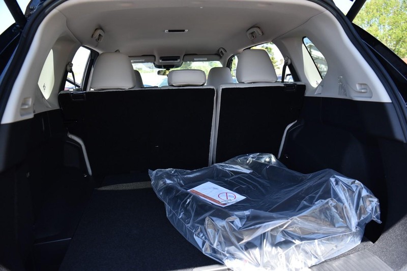 Nissan Rogue Vehicle Image 24