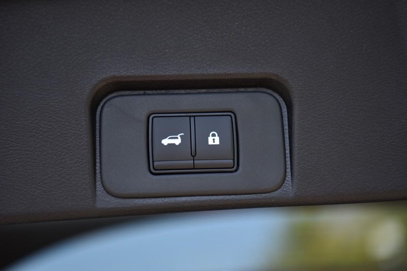 Nissan Rogue Vehicle Image 25