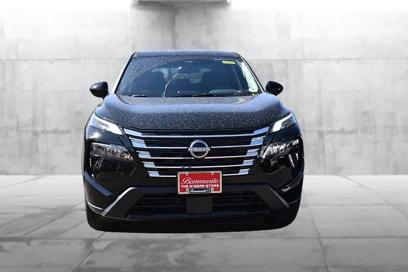Nissan Rogue Vehicle Image 04