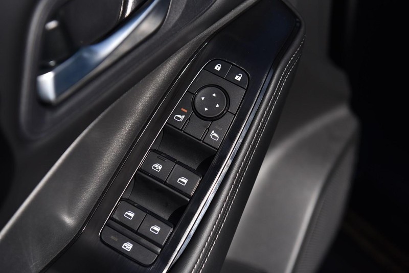 Nissan Rogue Vehicle Image 08