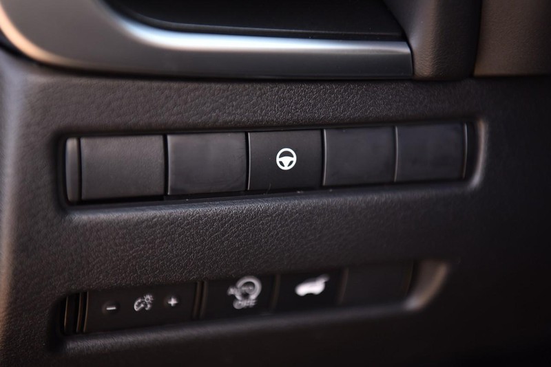 Nissan Rogue Vehicle Image 10