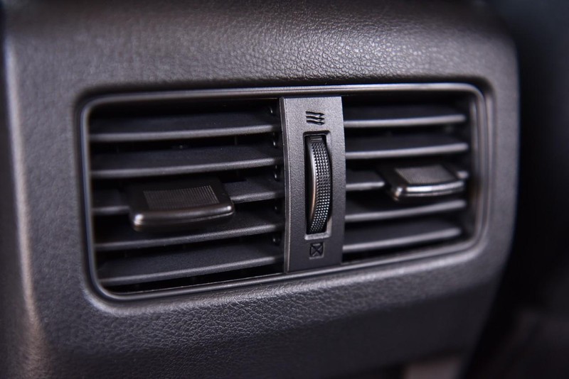 Nissan Rogue Vehicle Image 21