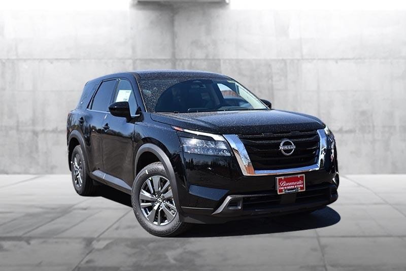 Nissan Pathfinder Vehicle Image 02