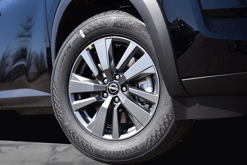 Nissan Pathfinder Vehicle Image 03