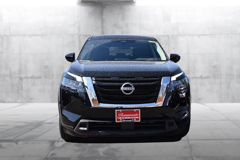 Nissan Pathfinder Vehicle Image 04