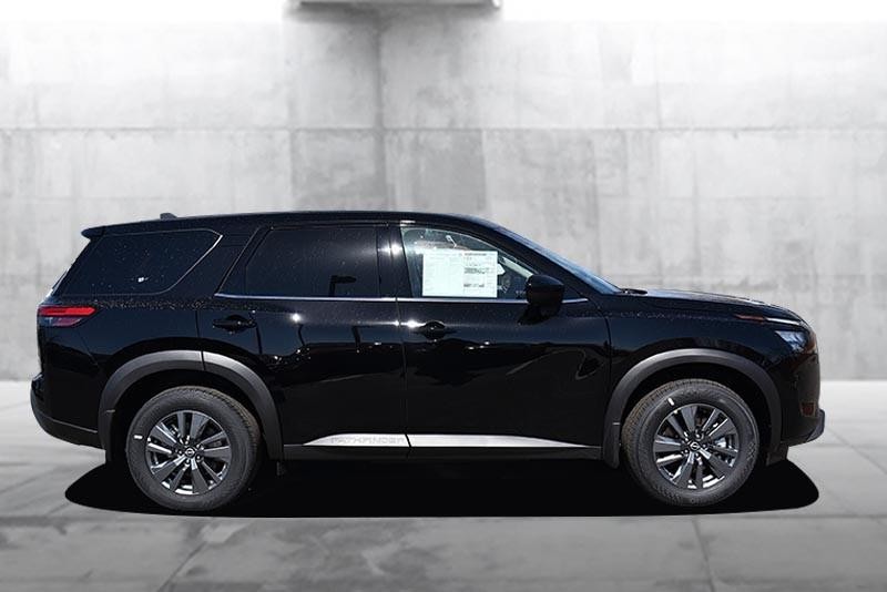 Nissan Pathfinder Vehicle Image 05