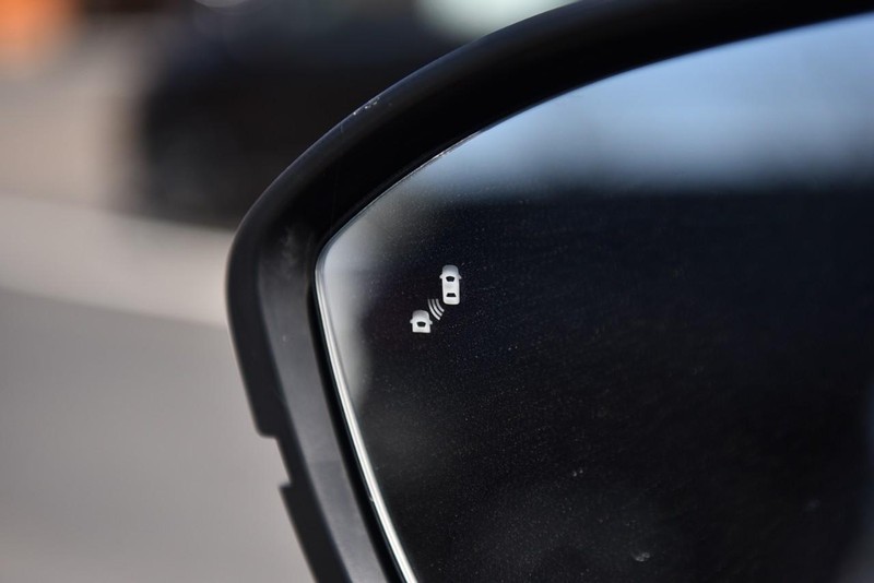 Nissan Pathfinder Vehicle Image 09