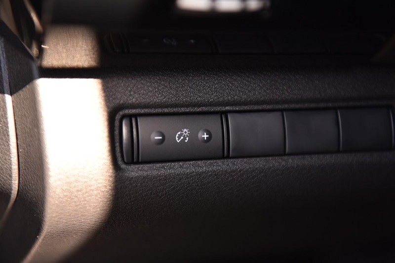 Nissan Pathfinder Vehicle Image 10