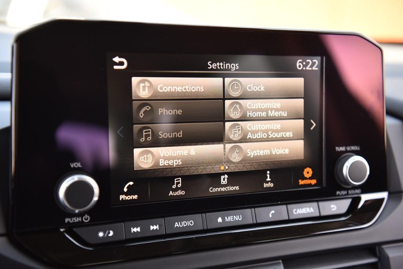 Nissan Pathfinder Vehicle Image 16